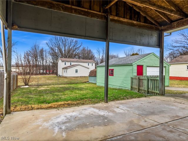 396 Elizabeth Street, Hubbard, OH 44425