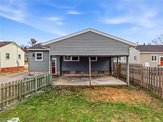 396 Elizabeth Street, Hubbard, OH 44425