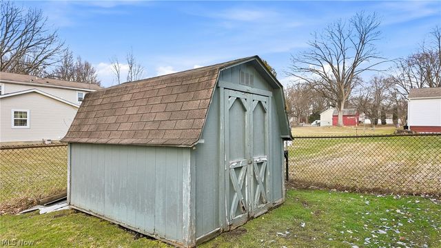 396 Elizabeth Street, Hubbard, OH 44425