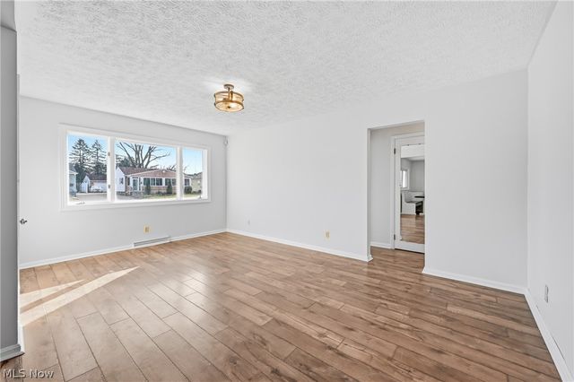 396 Elizabeth Street, Hubbard, OH 44425