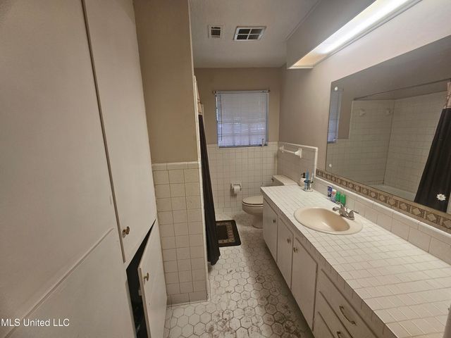 2290 Charmwood Drive, Jackson, MS 39204