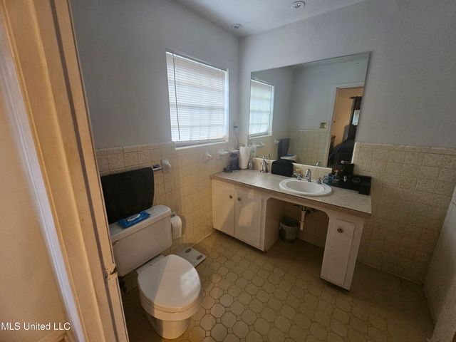 2290 Charmwood Drive, Jackson, MS 39204