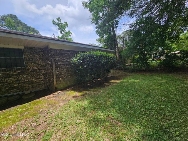 2290 Charmwood Drive, Jackson, MS 39204