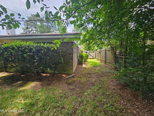 2290 Charmwood Drive, Jackson, MS 39204