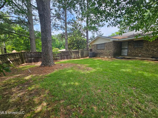 2290 Charmwood Drive, Jackson, MS 39204