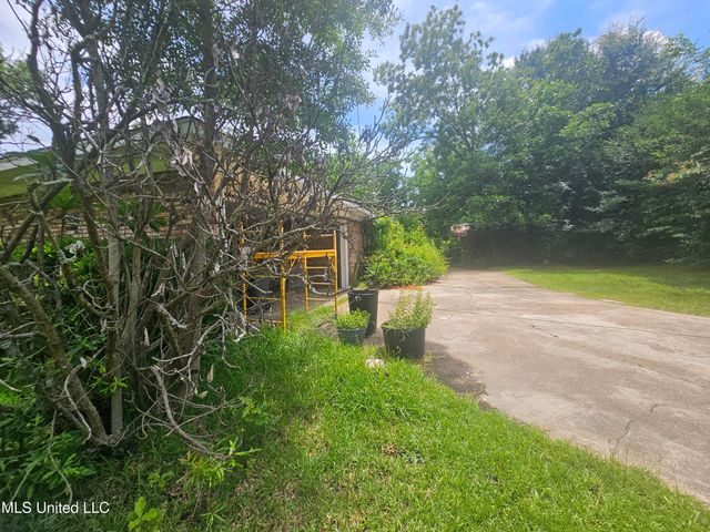 2290 Charmwood Drive, Jackson, MS 39204