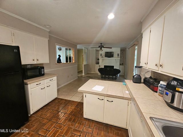 2290 Charmwood Drive, Jackson, MS 39204
