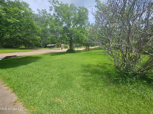 2290 Charmwood Drive, Jackson, MS 39204