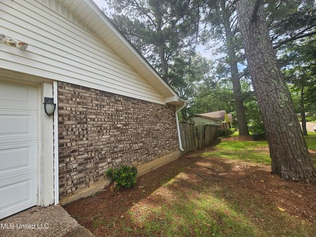 2290 Charmwood Drive, Jackson, MS 39204