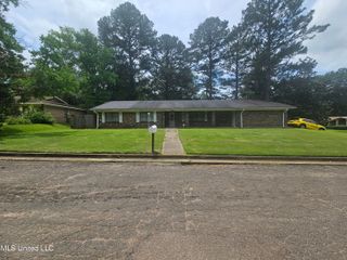 2290 Charmwood Drive, Jackson, MS 39204