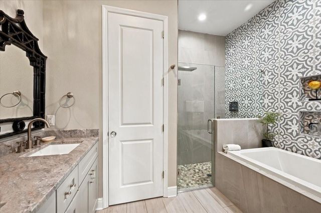 308 57TH STREET A & B, Bradenton Beach, FL 34217