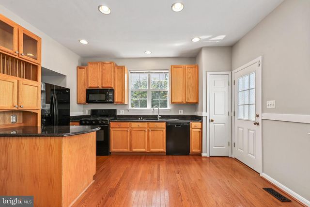 12494 IONA SOUND DR, Bristow, VA 20136