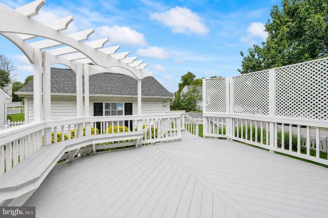 12494 IONA SOUND DR, Bristow, VA 20136