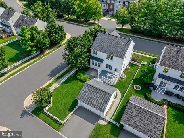 12494 IONA SOUND DR, Bristow, VA 20136