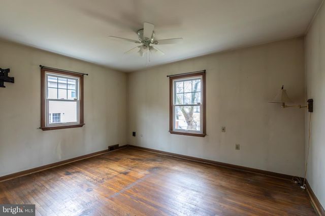 439 TOWNSHIP LINE RD, Elkins Park, PA 19027