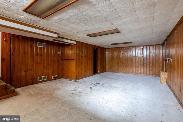 439 TOWNSHIP LINE RD, Elkins Park, PA 19027