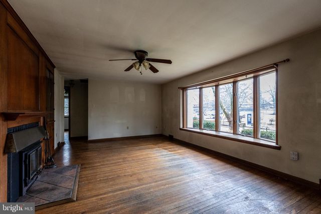 439 TOWNSHIP LINE RD, Elkins Park, PA 19027