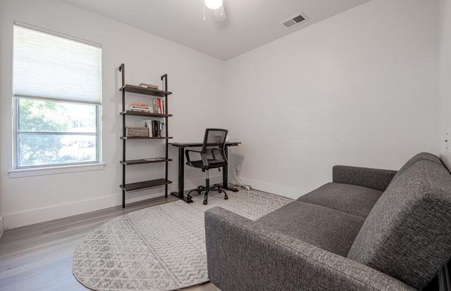 122 Havana ST, Austin, TX 78704