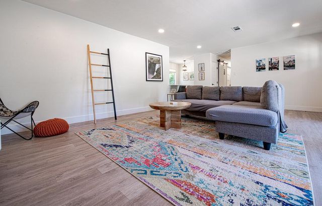 122 Havana ST, Austin, TX 78704