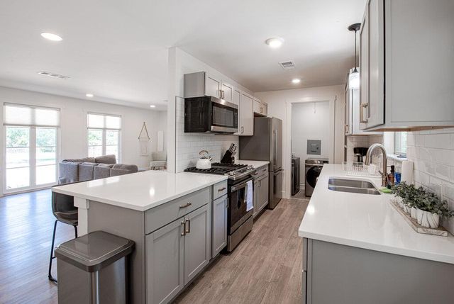 122 Havana ST, Austin, TX 78704