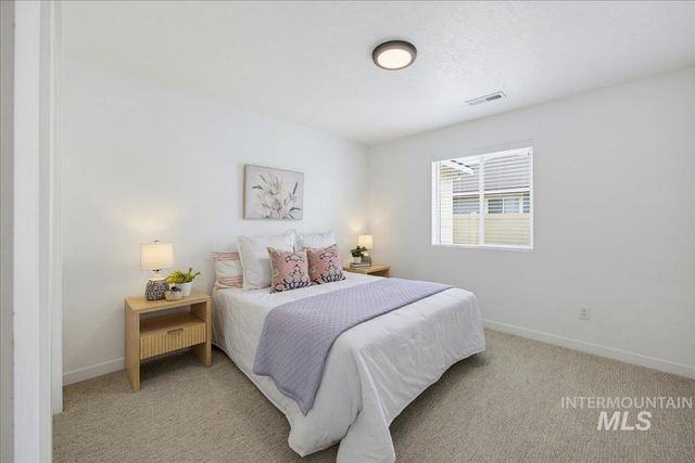 7669 E Flyway St, Nampa, ID 83687