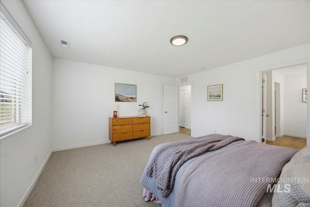 7669 E Flyway St, Nampa, ID 83687
