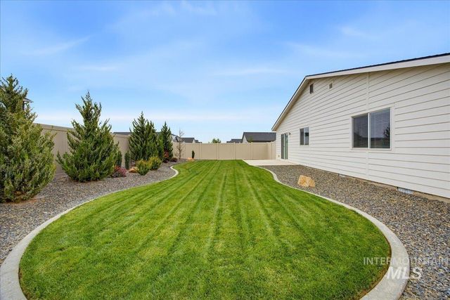 7669 E Flyway St, Nampa, ID 83687
