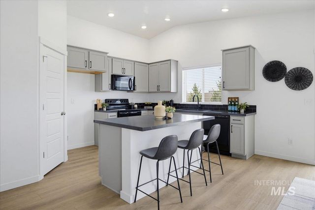 7669 E Flyway St, Nampa, ID 83687