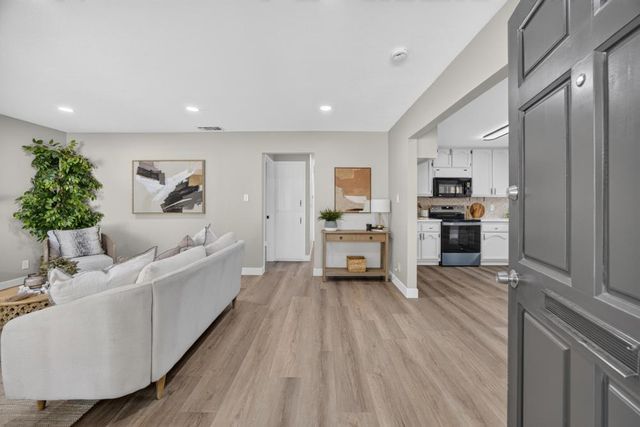 5837 Meghan Way, Sacramento, CA 95842