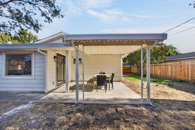 5837 Meghan Way, Sacramento, CA 95842
