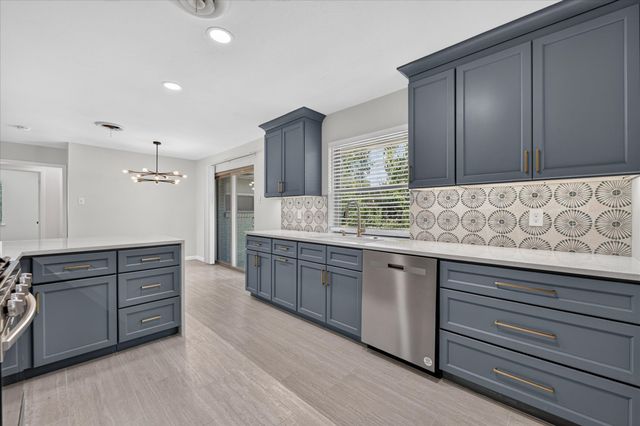1607 Nantucket Drive, Richardson, TX 75080
