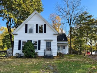 140 W Water St, Rockland, MA 02370