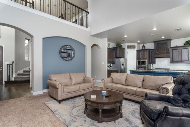 704 Elm Creek Circle, Mansfield, TX 76063