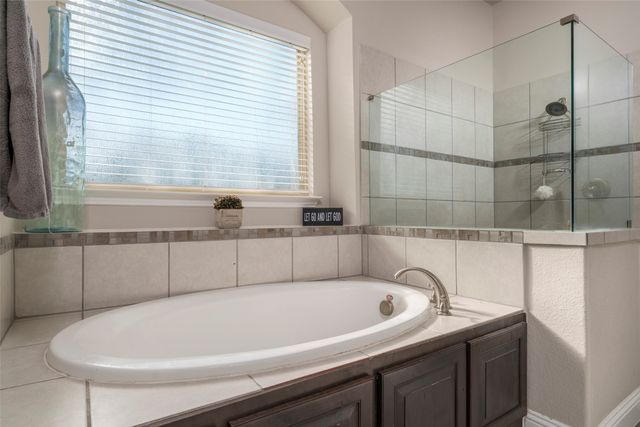 704 Elm Creek Circle, Mansfield, TX 76063