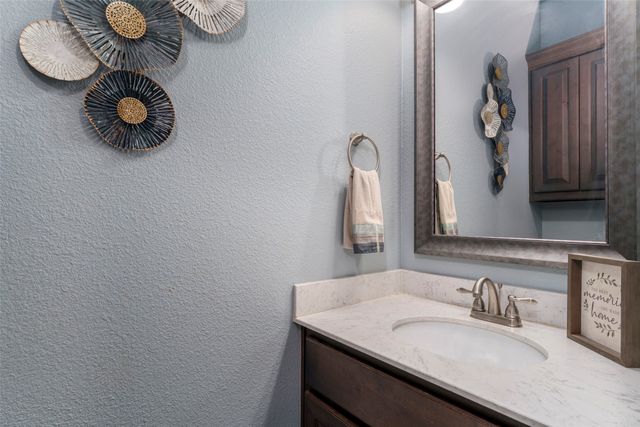 704 Elm Creek Circle, Mansfield, TX 76063