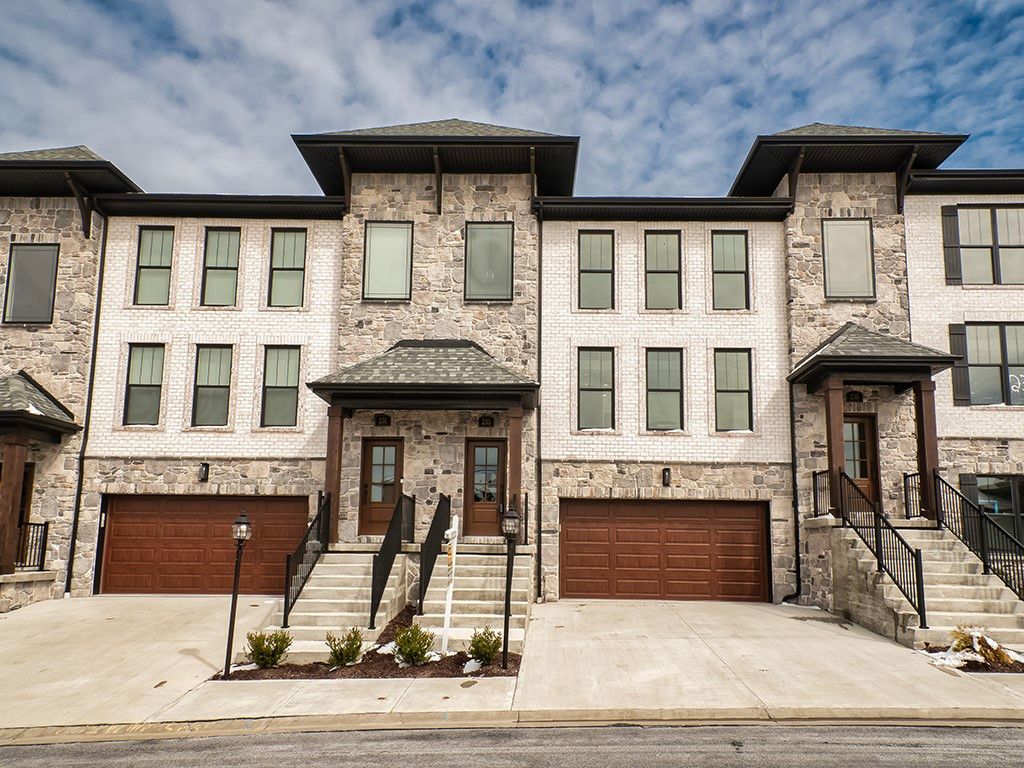 233 Lucca Lane, Upper St Clair, PA 15241