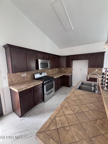 301 RESLER RIDGE Drive, El Paso, TX 79912