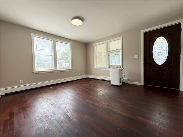 313 State Street, Bristol, RI 02809