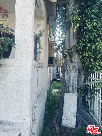 1620 E 33rd Street, Los Angeles, CA 90011