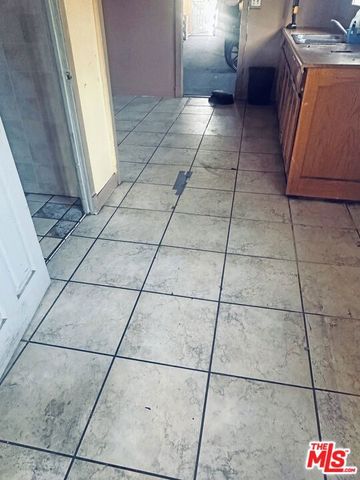 1620 E 33rd Street, Los Angeles, CA 90011