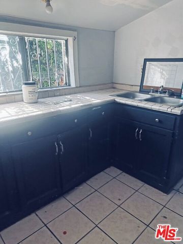 1620 E 33rd Street, Los Angeles, CA 90011