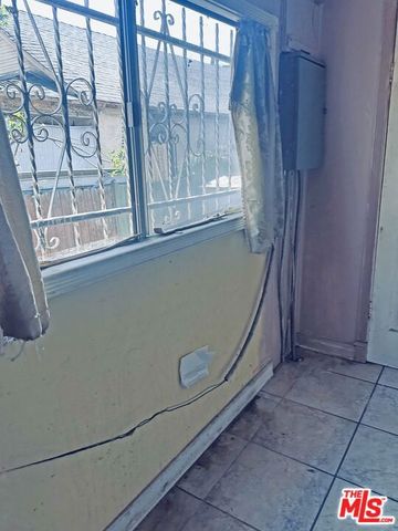 1620 E 33rd Street, Los Angeles, CA 90011