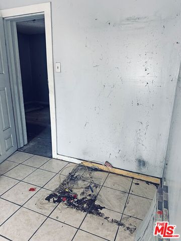 1620 E 33rd Street, Los Angeles, CA 90011