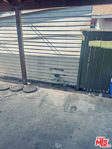 1620 E 33rd Street, Los Angeles, CA 90011