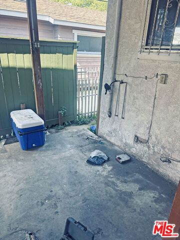 1620 E 33rd Street, Los Angeles, CA 90011