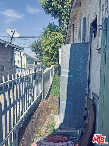 1620 E 33rd Street, Los Angeles, CA 90011