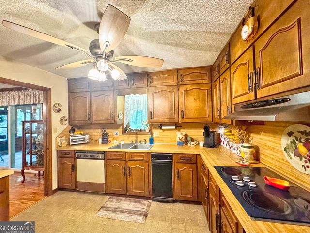 58 S Pine Cove Drive, Lagrange, GA 30240