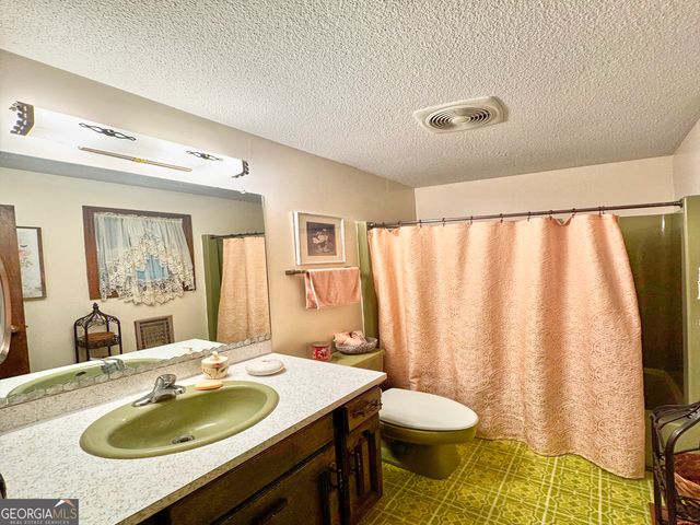 58 S Pine Cove Drive, Lagrange, GA 30240