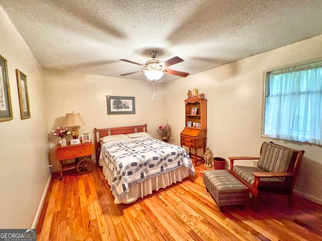 58 S Pine Cove Drive, Lagrange, GA 30240