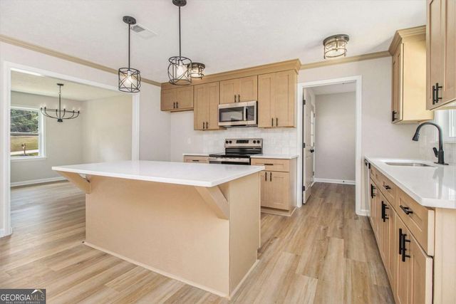 127 Lee Road, Senoia, GA 30276